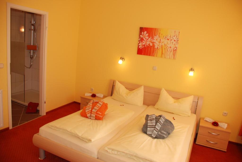 Hotel Heissinger Бад-Бернек  Номер фото