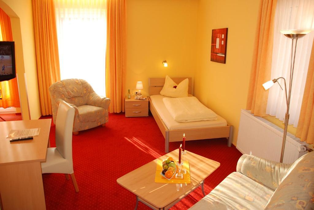 Hotel Heissinger Бад-Бернек  Номер фото